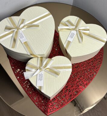 Ukrasne 3u1 kutije u obliku srca – krem/zlatne